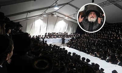 האדמו"ר במהלך טיש סעודה שלישית
