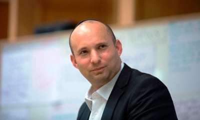 32 ימים בחו"ל. השר נפתלי בנט