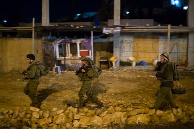 החיפושים אחר המחבל שדקר שוטר, אמש