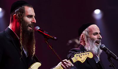 האחים החרדים אריה וגיל גת זכו במקום השני בתחרות "הכוכב הבא" • צפו