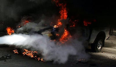 רמלה: נער בן 17 חשוד בהצתת רכבה של מנהלת בית הספר