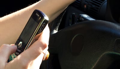 מה קורה כשמסמסים באמצע הנהיגה? צפו