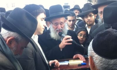 התפילה על קברו של הגר"ע יוסף, הצהריים