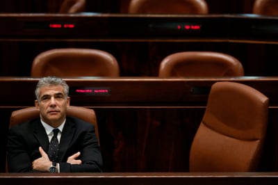 התוכנית של לפיד: דירה ראשונה בלי מע"מ - אך לא לחרדים