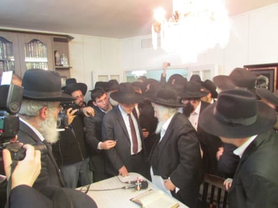 "העריק החרדי" חגג את שחרורו בבית הרב אוירבך