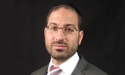 הללו רצים אחרי כדור והללו רצים לשאוב קדושה וטהרה
