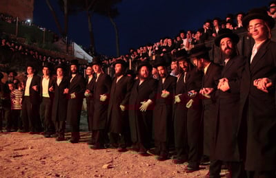 אלפים חגגו בהילולת שמואל הנביא • גלריה