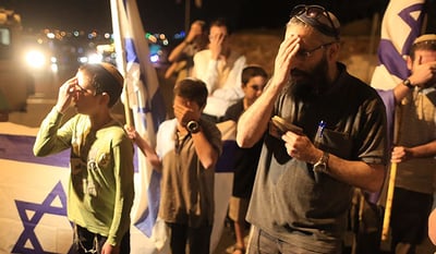 הבכיות, רגע לאחר ההודעה