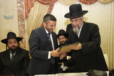ברק צברי, משמאל