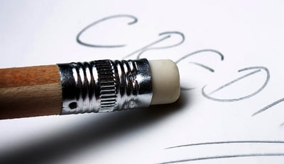 גרפולוגיה: מה אתם רומזים כשאתם מוחקים משהו?