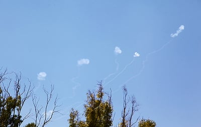 נתניהו דיבר, החמאס ירה מטח רקטות לשדרות • וידאו