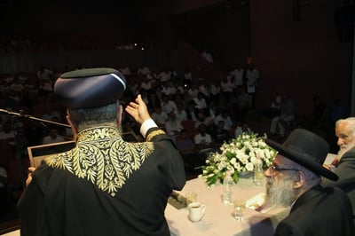 "'מי יטפל בספרים שלי', בכה מרן": תיעוד מעצרת התעוררות בפרדס חנה