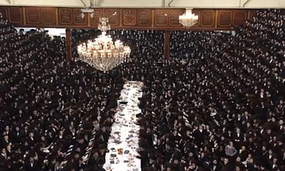 מרהיב: כשבסאטמר שרו חב"ד • צפו בוידאו