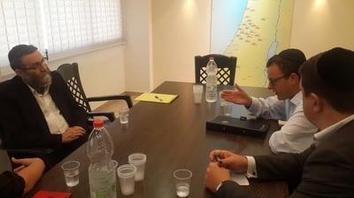 שגריר בריטניה: לא אשכח את הביקור בבית הרב שטיינמן