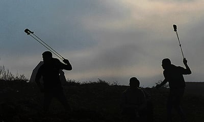 כפר סבא: פלסטינים יידו אבנים על חיילת ונעצרו