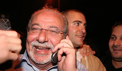 ראש העיר רחובות נחקר באזהרה בחשד להפרת אמונים