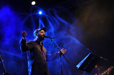עמיר בניון שר לאברהם בורג: "מי אתה"