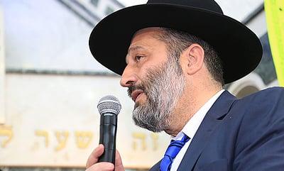דרעי סיפר: "הרב שך אמר לי על חכם שלום שהוא 'איש אמת, נישט נגיעס'" • תיעוד