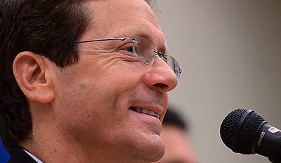 יצחק בוז'י הרצוג: "הליכוד מבוהל, מפחד לאבד את השלטון"