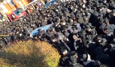 לונדון: אלפים נפרדו מהגאון רבי אלחנן הלפרין זצ"ל