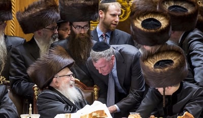 אורח בחתונה החסידית: ביל דה בלאזיו