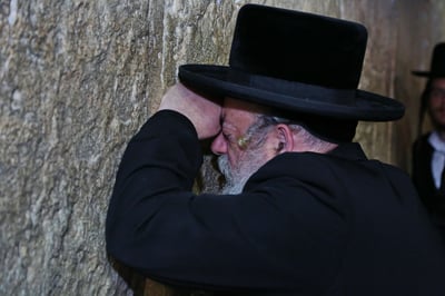 האדמו"ר מלעלוב בוכתל המערבי