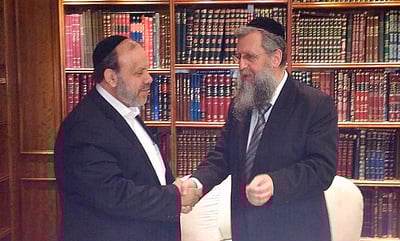 שר הדתות דוד אזולאי התברך אצל חבר המועצת הגר"ד יוסף