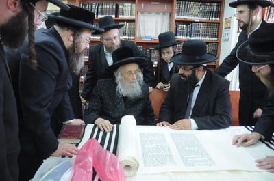 הרב שריקי אצל גאב"ד 'העדה החרדית'