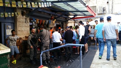זירת האירוע מיד לאחר הירי בשוק מחנה יהודה, הצהריים