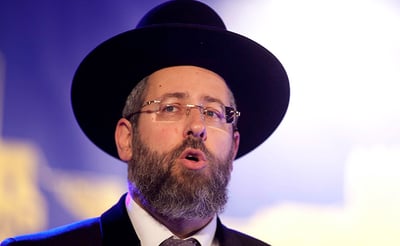 הרב הראשי הגר"ד לאו: "אנו נחרדים מכך שהשבת נפרצה"