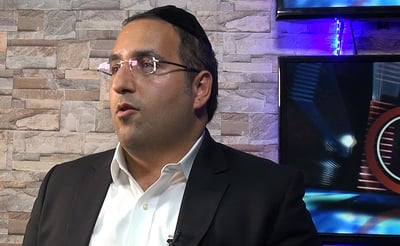 יוסף חיים שוואקי מדבר: "למדתי הרבה מאחי יעקב"; ומה הוא חושב על צריבות?