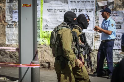 לוחמים בירושלים, הים