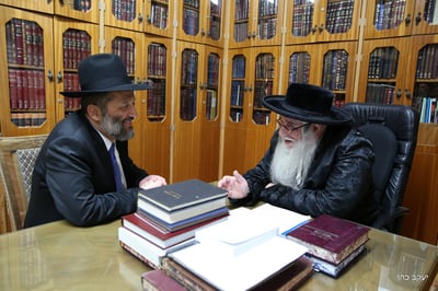 האדמו"ר מצאנז ויו"ר ש"ס דרעי, היום