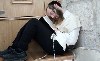 קרבות סטנדרים וצווי הרחקה: המלחמה על ציון שמואל הנביא