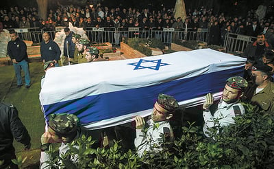 קורע לב: האב והאח נפרדו מישי מול האלפים