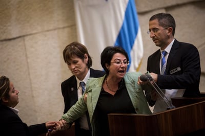 זועבי מורחקת מהדיון