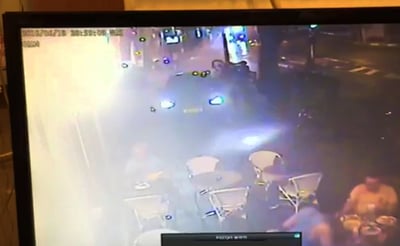 תיעוד מתל אביב: רכב נכנס בעוצמה במסעדה והורג שלושה בני אדם