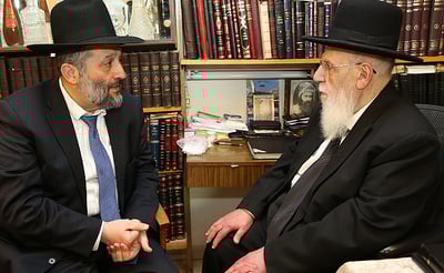 אריה דרעי בבית נשיא המועצת הגר"ש כהן
