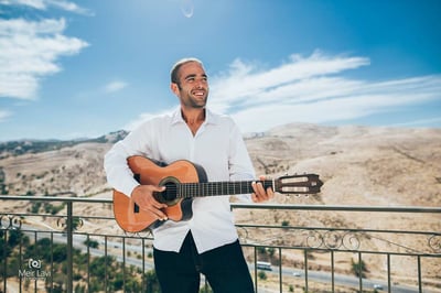 נפתלי כלפה מארח את דביר שפיגל בסינגל חופה חדש