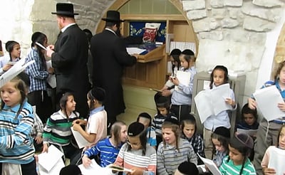 צפו: זעקת ילדי 'שובו בנים' למען הרב ברלנד
