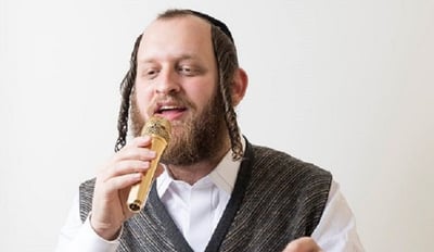 הזמר שימי אנגל במחרוזת רגש לשלושת השבועות