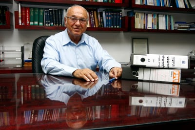 עו"ד יעקב נאמן