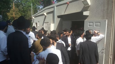 הבחורים שהתייצבו, הבוקר