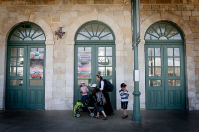 התחנה הראשונה, למצולמים אין קשר לכתבה