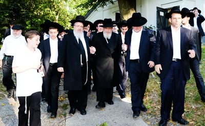צפו: מסע הגרב"מ אזרחי בציון רבי אלימלך מליז'ענסק