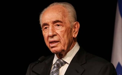 שמעון פרס מורדם ומונשם;  בנו: "אני מאמין ומקווה לטוב"