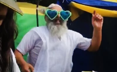 הדיסקוטק של רבינו • צפו בחגיגה בציון רבי נחמן באומן