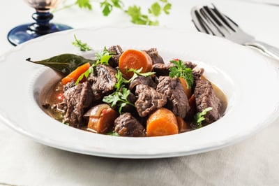 מרק בשר וירקות לסעודה מפסקת