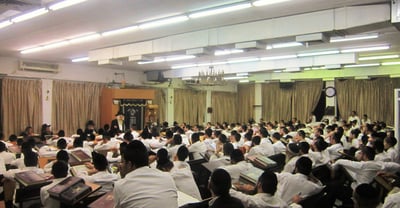 הגר"א דויטש בהיכל ישיבת 'גרודנא אשדוד'