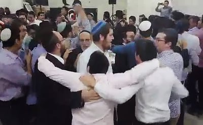 בחורי הישיבה רקדו עם הכבאים: 'ימים על ימי מלך תוסיף'